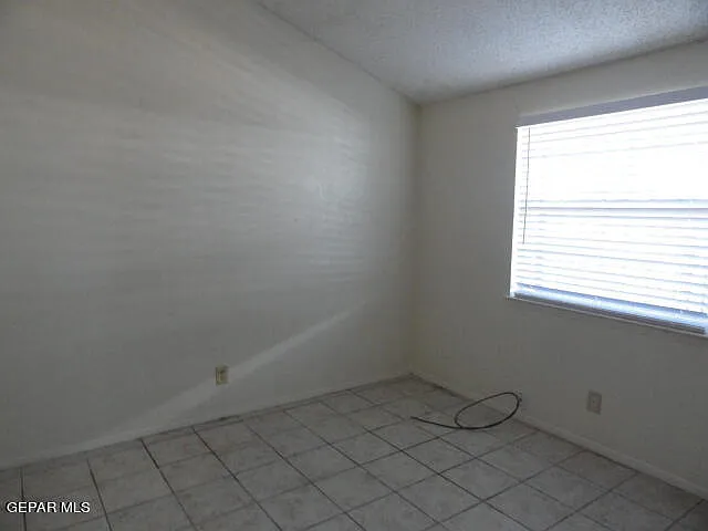 606 White Cliffs Dr #A — Photo 5