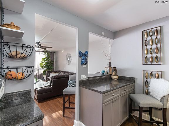 5th image of 3930 N Pine Grove Ave APT 1904
