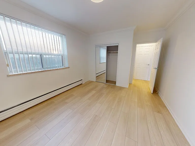 265 Reynolds St — Photo 6