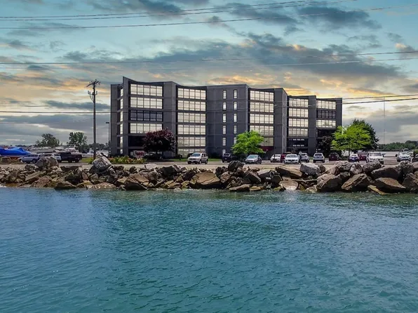 711 W Lakeshore Dr APT 106, Pt Clinton, OH 43452