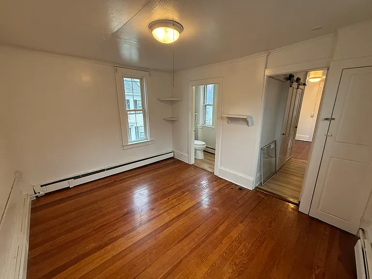 18 Leyden St #2E — Photo 15