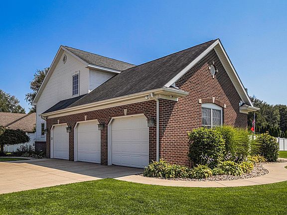 3rd image of 29794 Woodstone Ct