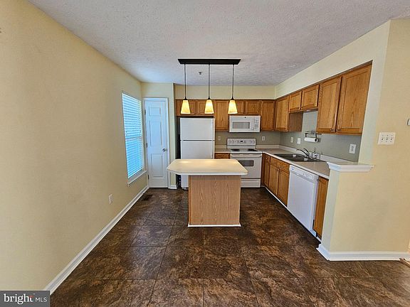 2nd image of 4927 Bristle Cone Cir