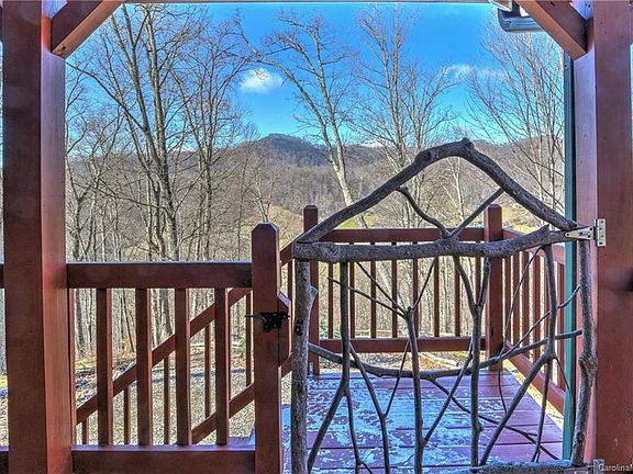 5th image of 102 S Valley View Dr