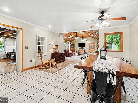 5th image of 315 Pine Stump Rd