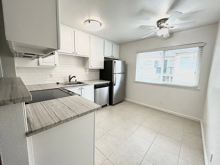 1711 Q Street — Photo 3