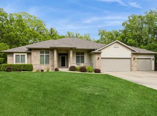 1550 Iroquois Dr NE, Solon, IA 52333
