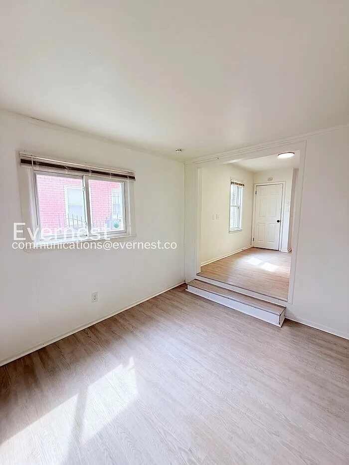 3 bed, 1.0 bath, 1140 sqft, $1,245 — Photo 2