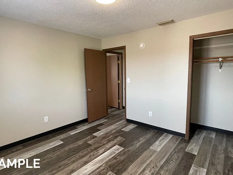 Willow Crossing Apartments — Photo 18