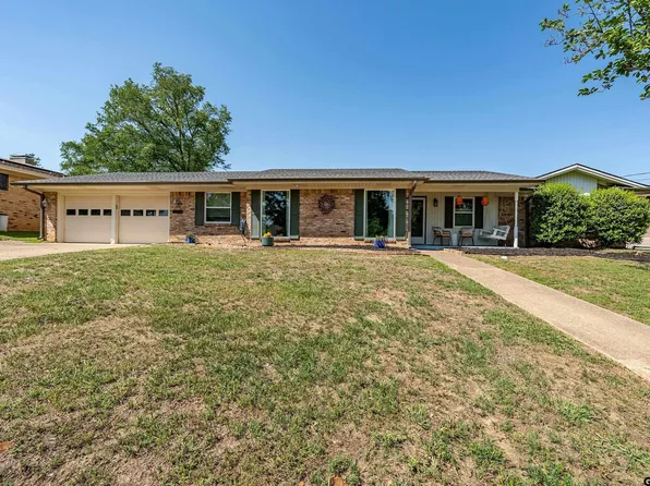 2218 Debby Ln, Tyler, TX 75701