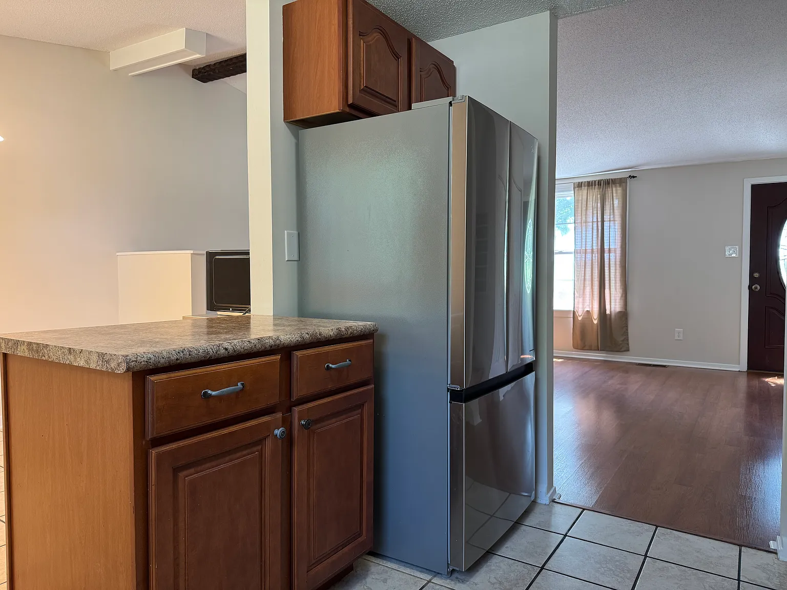 3 bed, 1657 sqft, $1,650 — Photo 3
