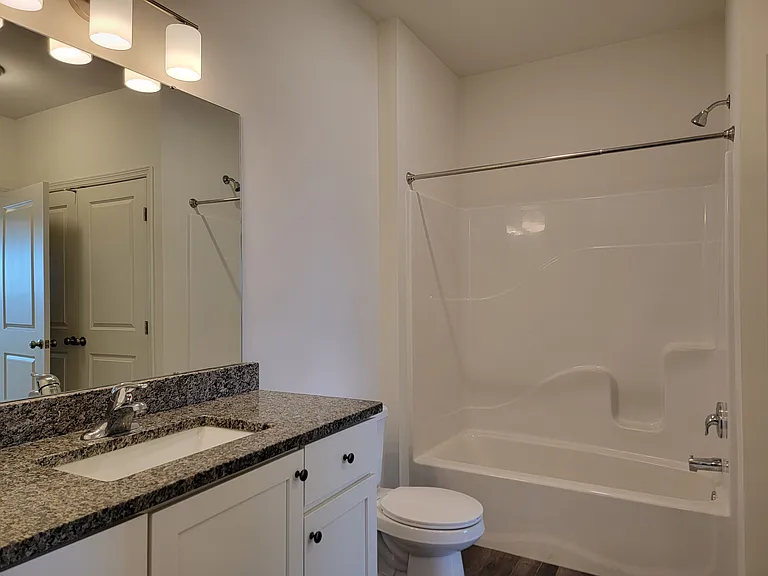 4520 Commerce St #304 — Photo 13