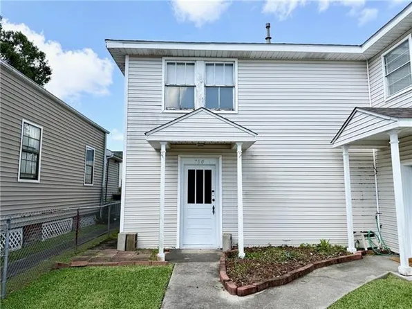 700 Derbigny St, Gretna, LA 70053