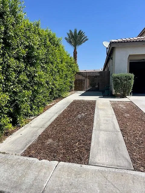4 bed, 2259 sqft, $3,300 — Photo 3