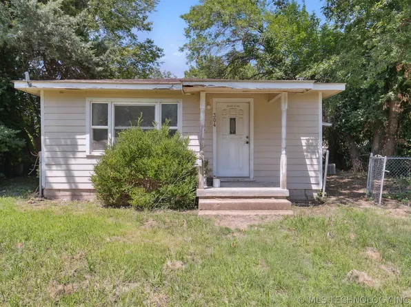 304 NE 1st St, Adair, OK 74330