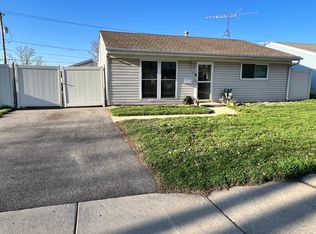 208 W Jeffery Ave, Wheeling, IL