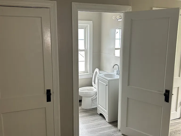 2219 Walterdale Ter — Photo 14