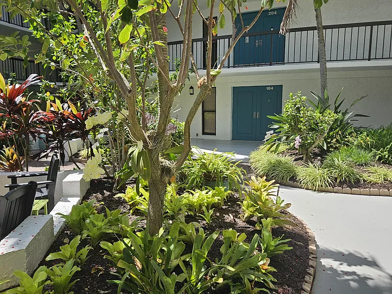 1357 Ocean #104 — Photo 25