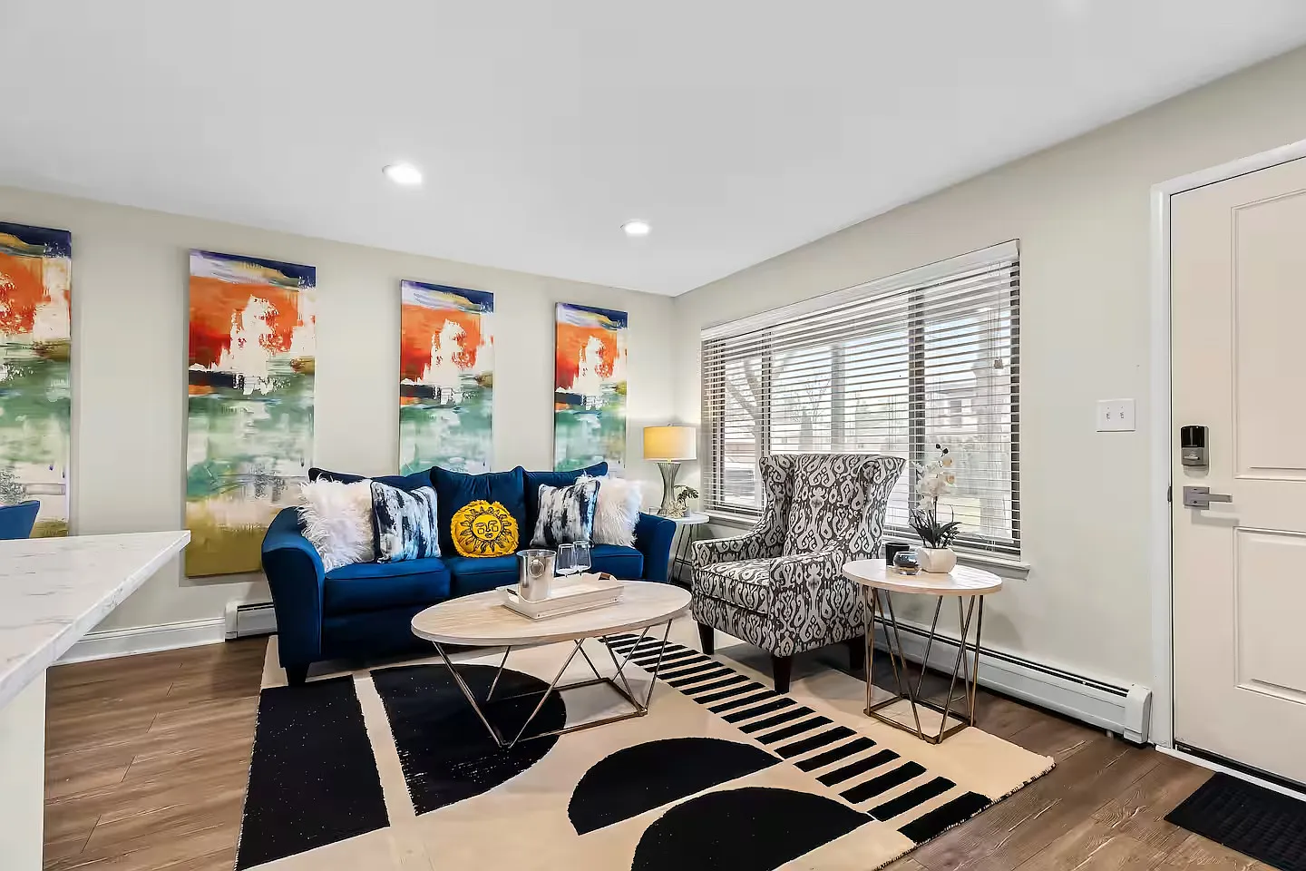 Royal Oak Place Apartments — Photo 3