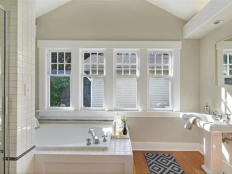 917 W Emerson St — Photo 11