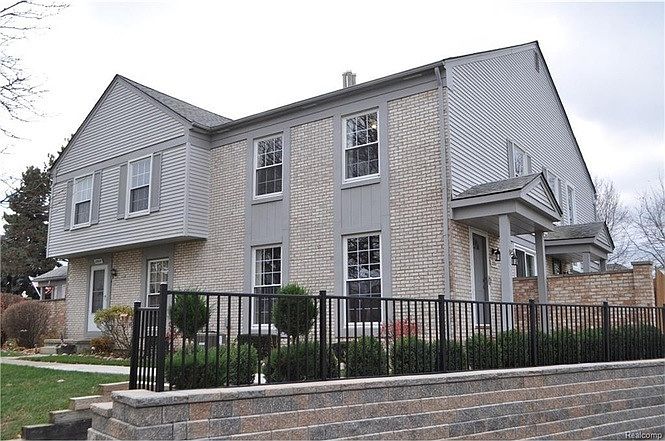 2nd image of 23517 Stonehenge Blvd #1