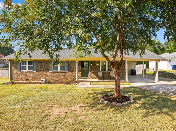 2524 28th St, Northport, AL 35476