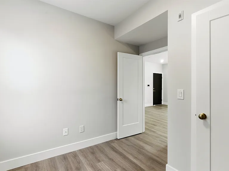 5137 Master St #1B — Photo 8