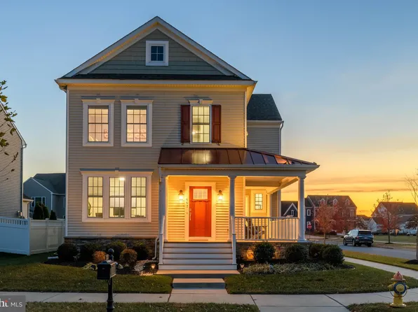 667 Spring Hollow Dr, Middletown, DE 19709