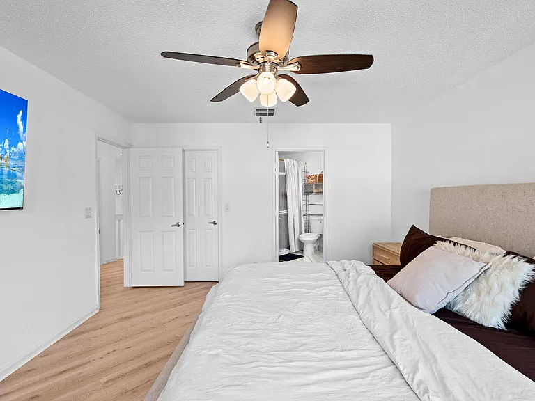 111 Weybridge Cir — Photo 26
