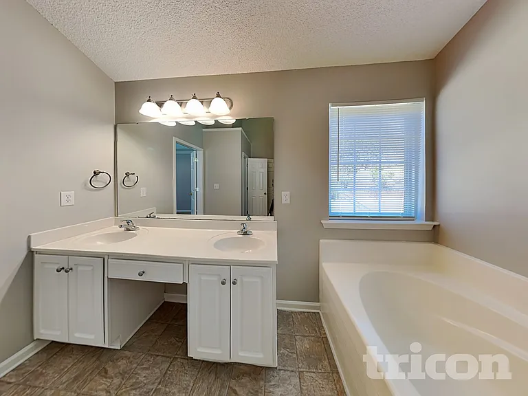 312 Buckthorne Dr — Photo 10