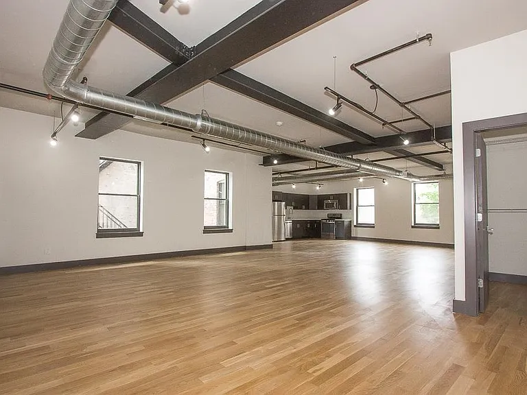 190 Christopher Columbus Dr #2R — Photo 1