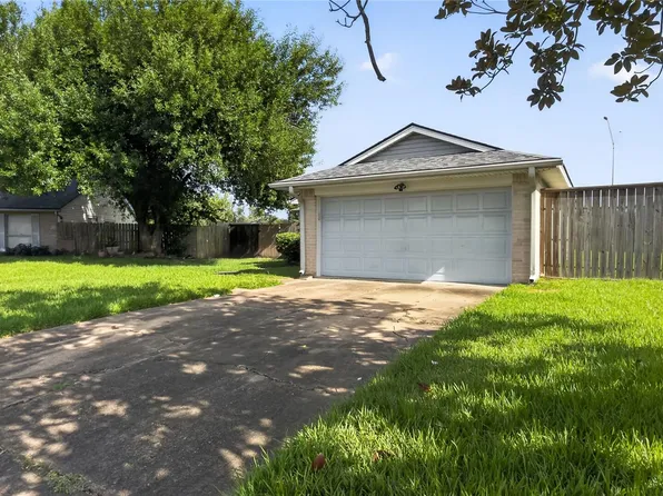 14138 Clover Point Dr, Sugar Land, TX 77498