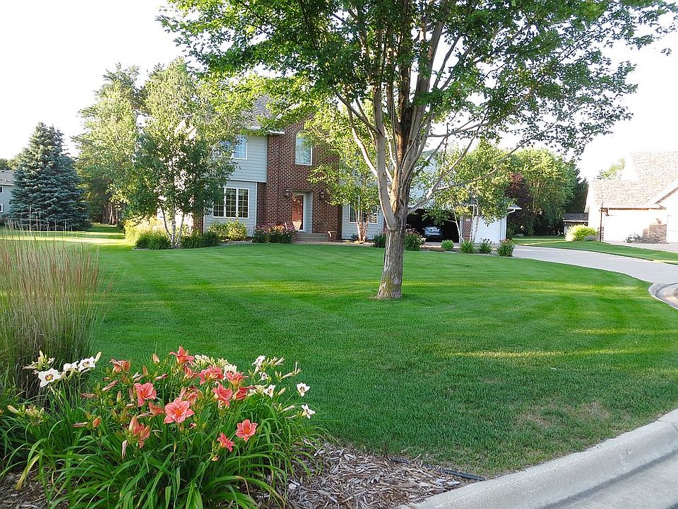 2nd image of 821 Coborn Ct