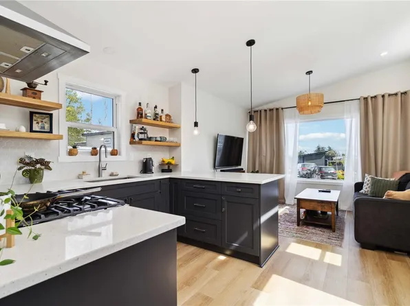 747 Old Place Rd #504, Central Saanich, BC V8M 0C3