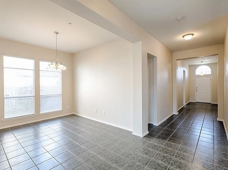 1st image of 1304 Heather Brook Dr