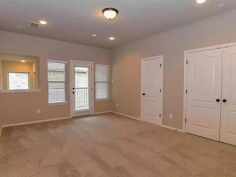 231 Carrington Ln — Photo 25
