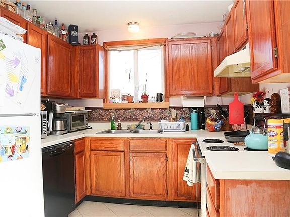 3rd image of 19 Galway Ct