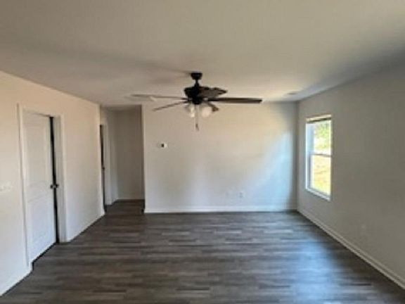 3rd image of 511 Springtime Ln