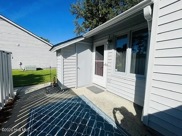 2 bed, 1.0 bath, $1,100 — Photo 4