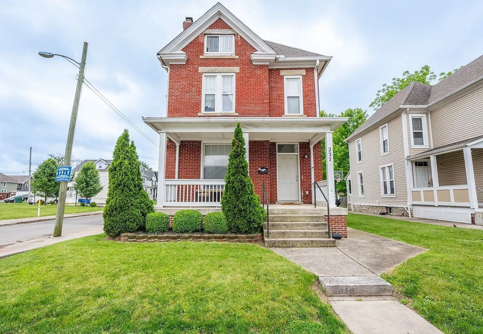 6 bed, 3.0 bath, $4,577 — Photo 1