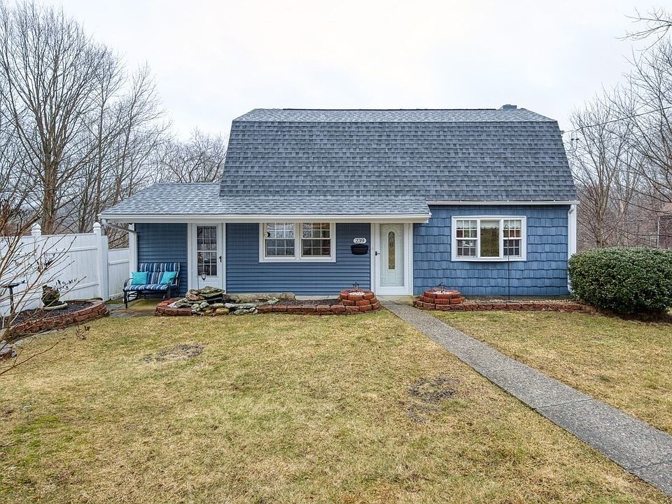 239 Pleasant St, Southbridge, MA 01550 Zillow