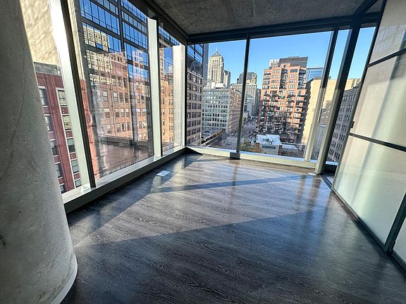 3rd image of 728 S Dearborn St #1