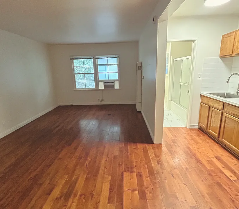 645 S. Burnside Ave.