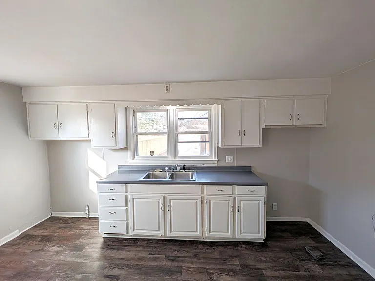 1329 N Johnson St — Photo 2