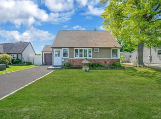 508 Davis Street, North Babylon, NY 11703