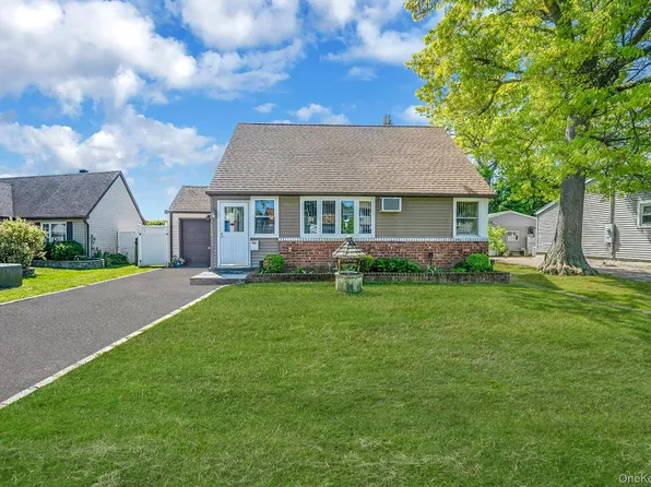 508 Davis Street, North Babylon, NY 11703