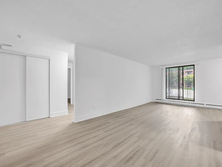 252 Saint Andrews St — Photo 8