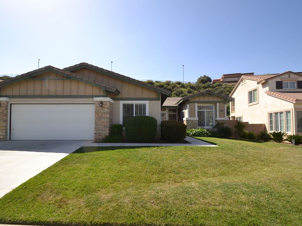 1st image of 33989 Pinehurst Dr