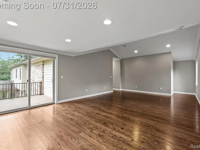 1592 Lone Pine Rd — Photo 17