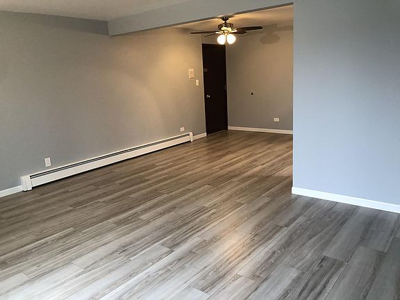 4th image of 628 W 65th St APT 4